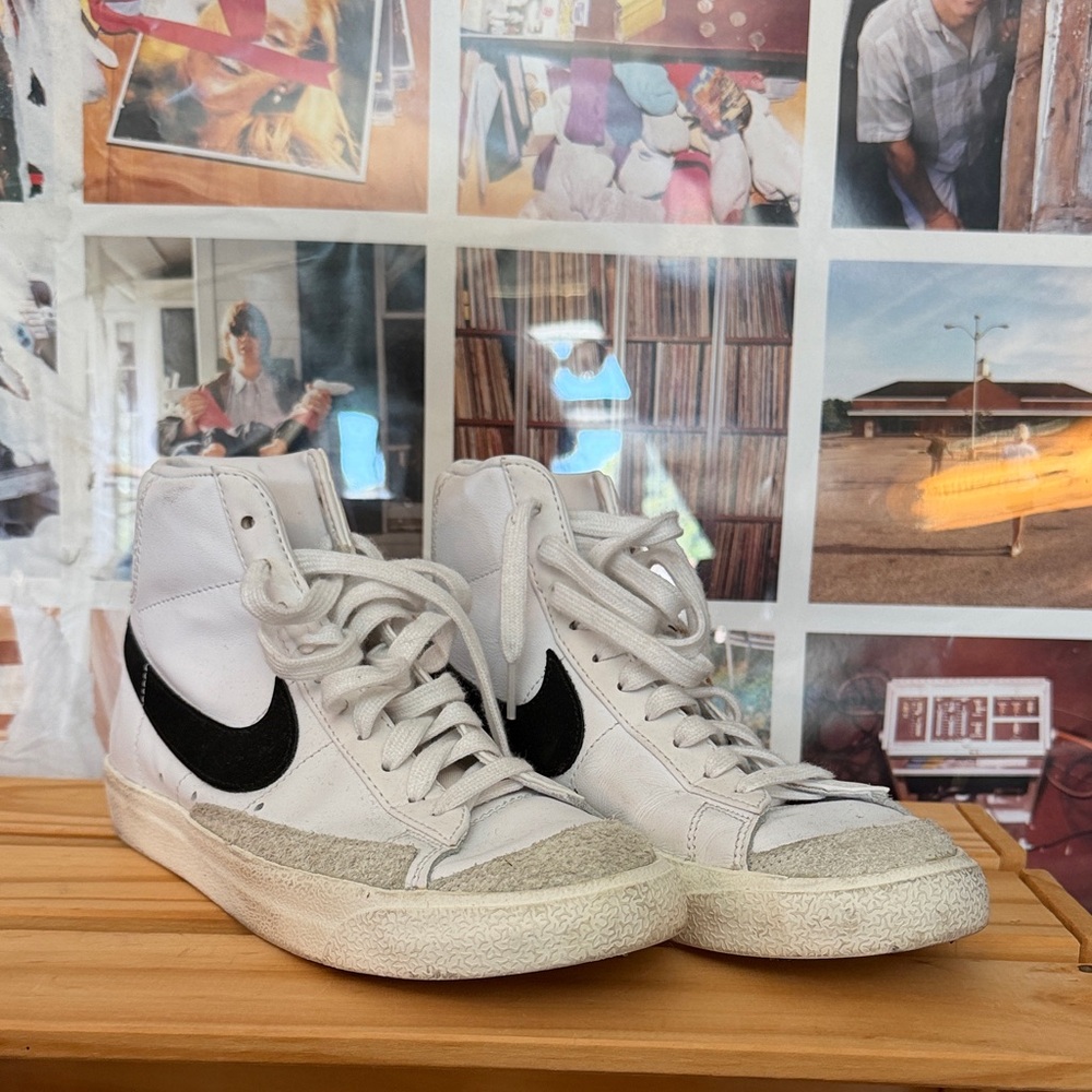 Nike High-Top Sneakers White with Black Swoosh